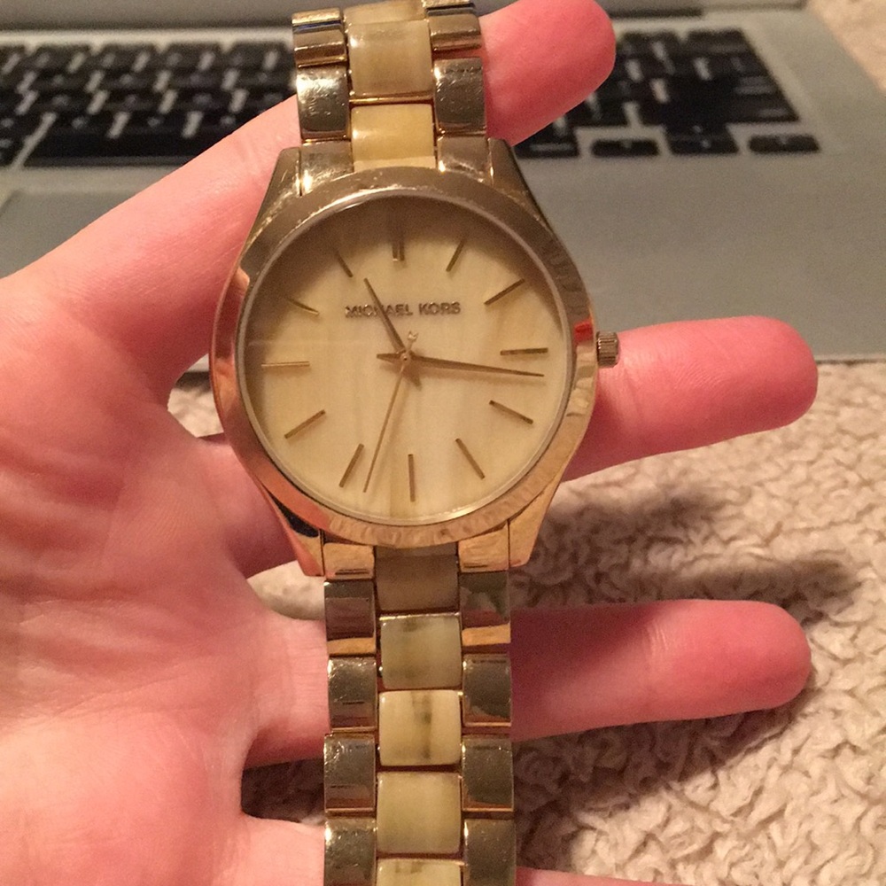Michael Kors Horn Watch Gold - Picture 3 of 3
